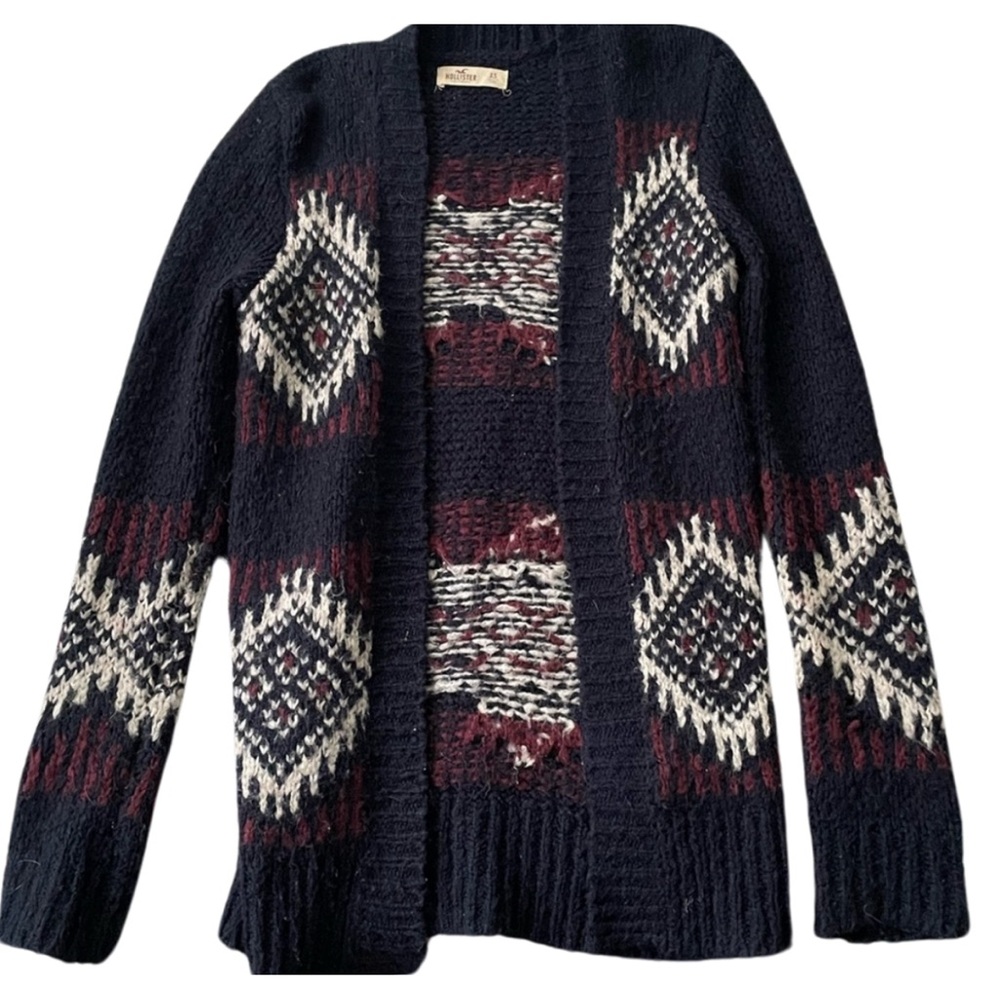 hollister | navy blue & red patterned cardigan